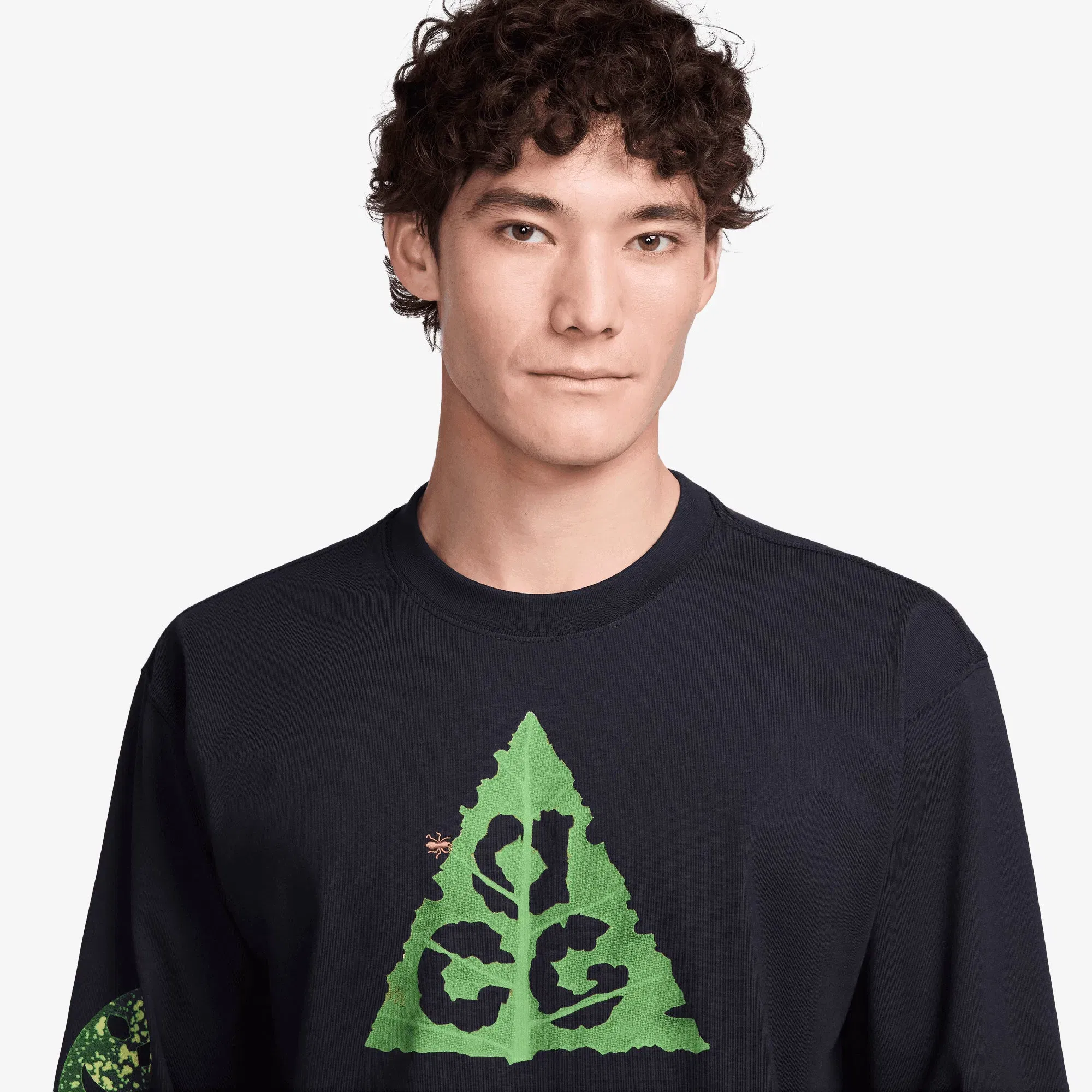 NIKE ACG LONG-SLEEVE T-SHIRT { BLACK