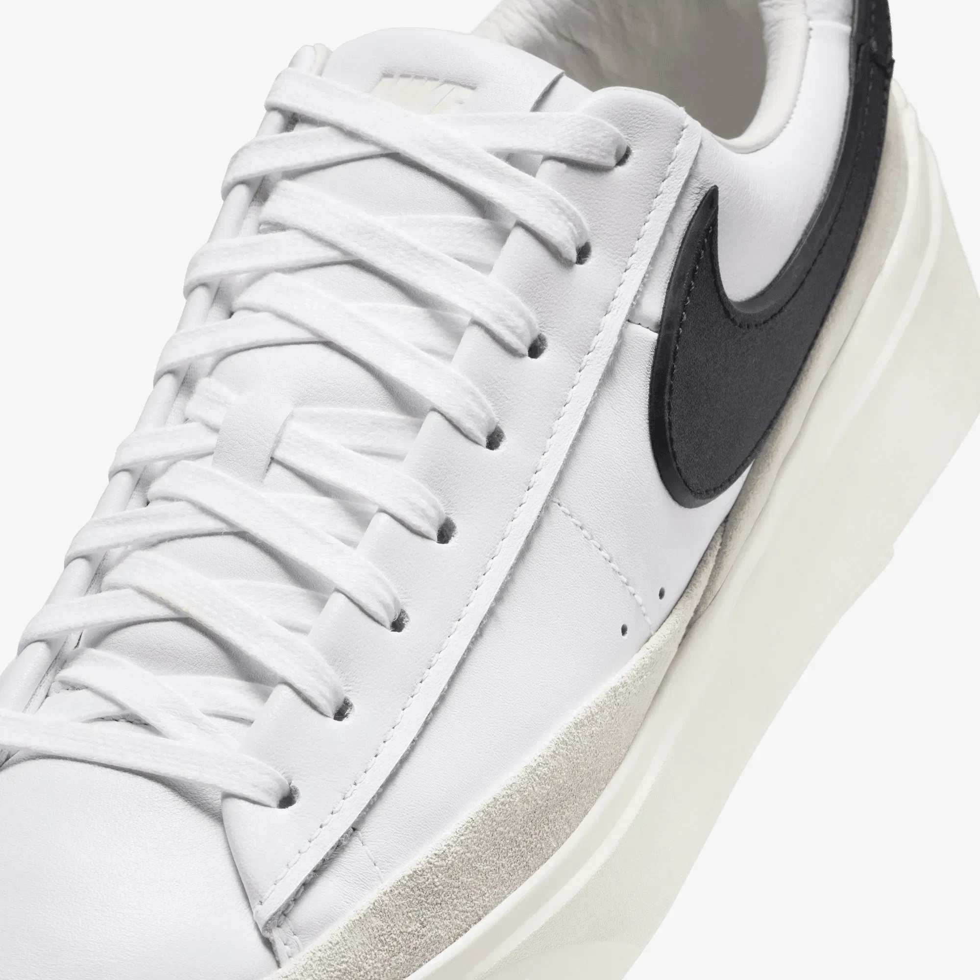 Nike BLAZER PHANTOM LOW { SUMMIT WHITE/BLACK-WHITE-SAIL