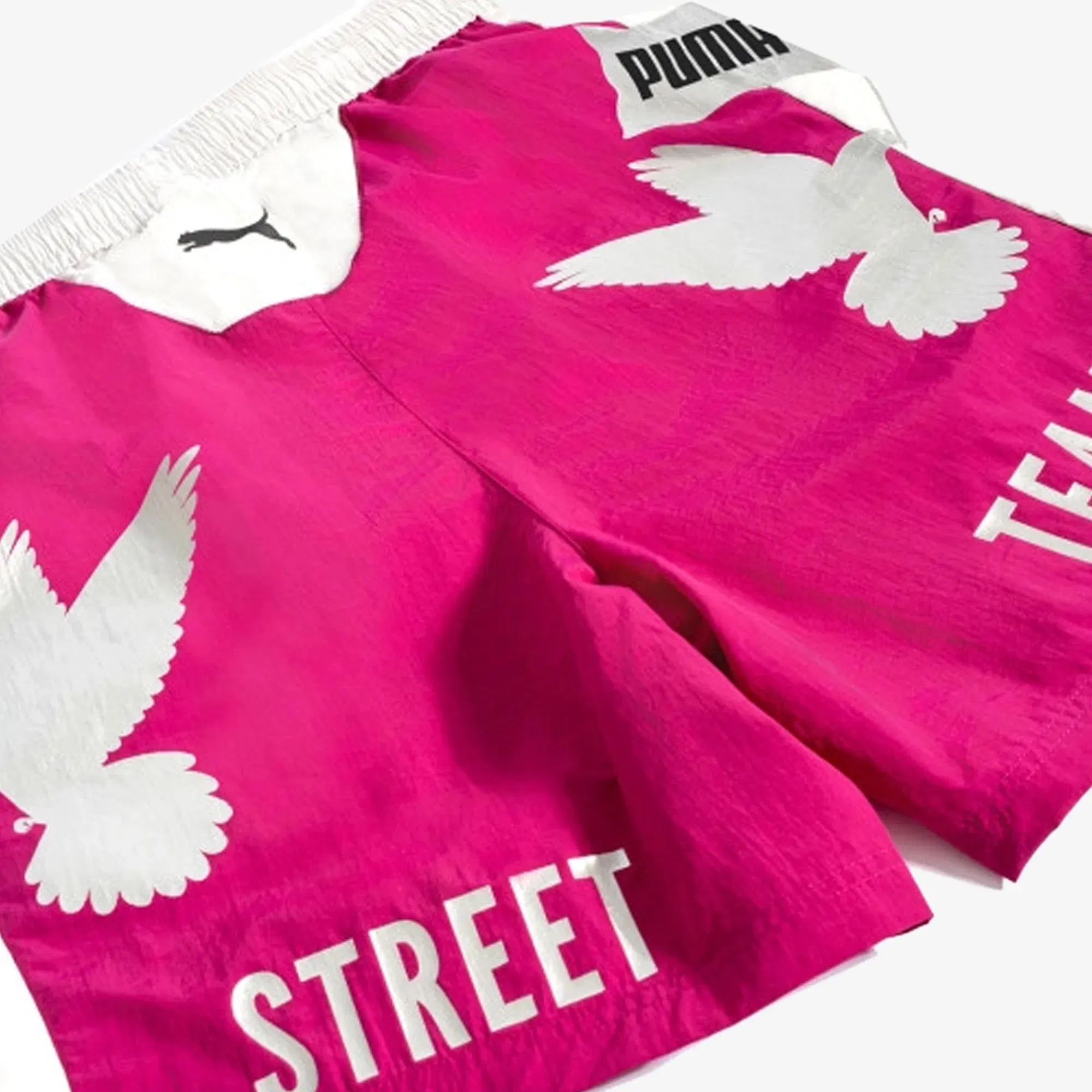 PUMA MAS TIEMPO RELAXED FIT SHORTS { MAGENTA GLEAM