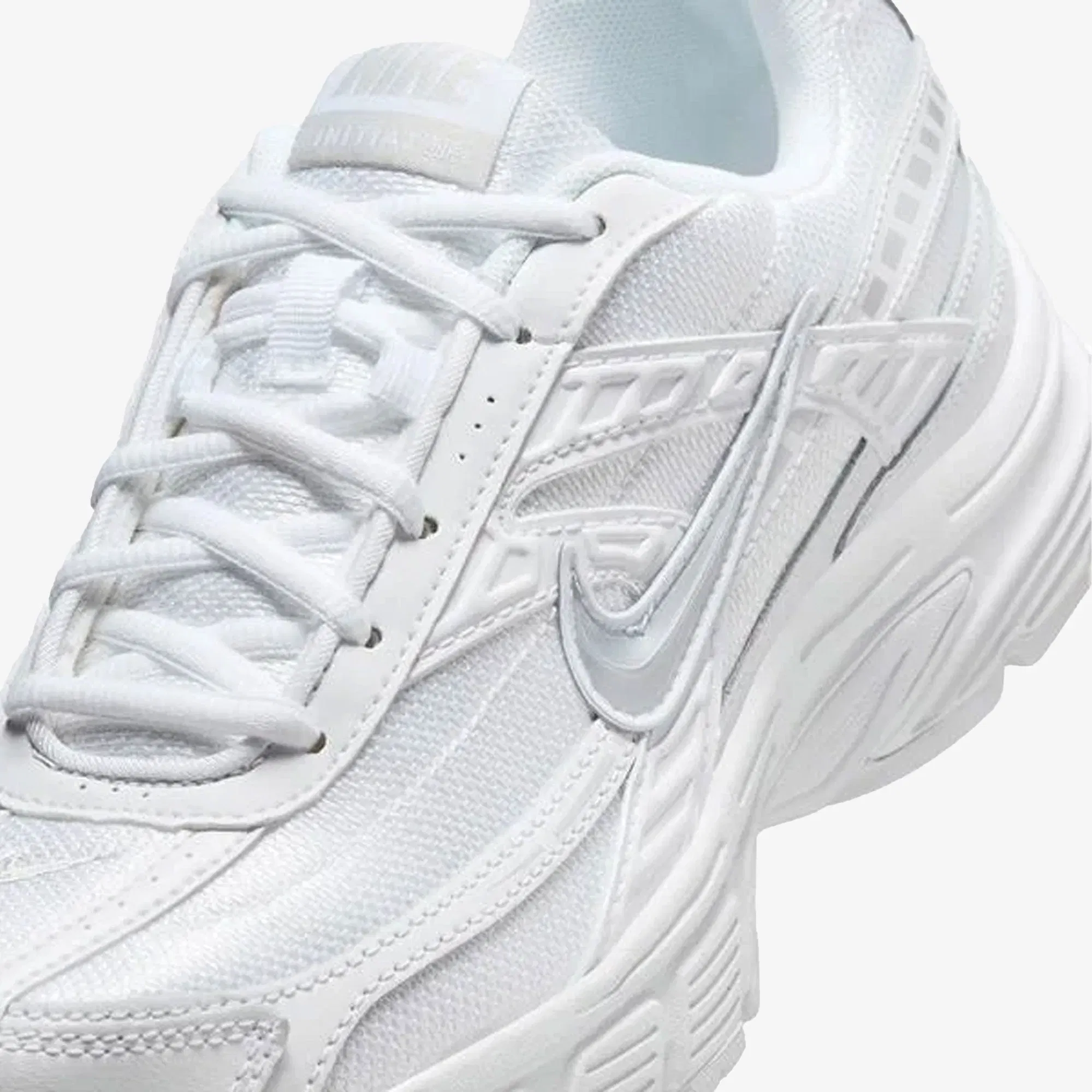 NIKE INITIATOR { WHITE/METALLIC SILVER-PHOTON DUST