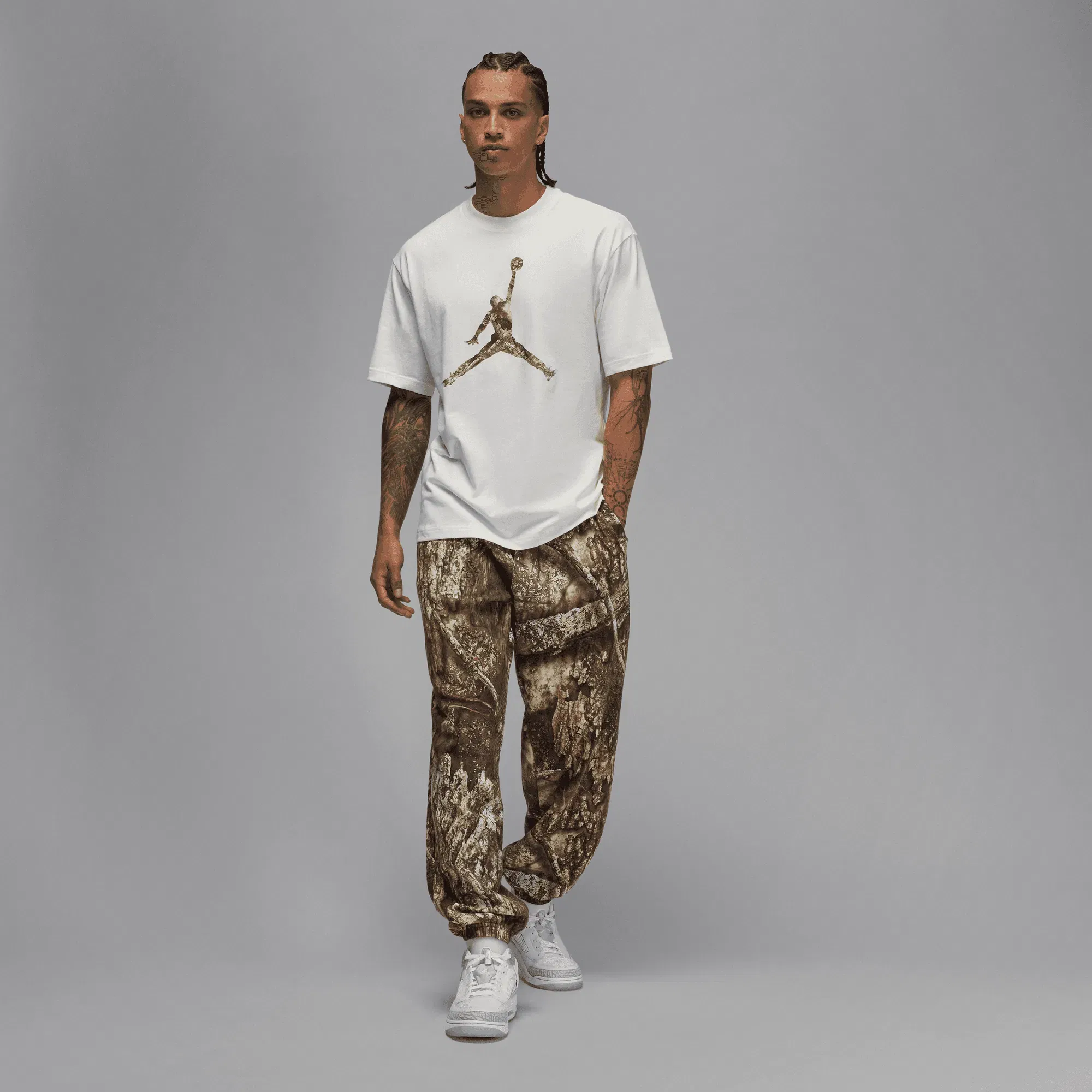 JORDAN BROOKLYN REALTREE JUMPMAN T-SHIRT { SAIL/BLACK