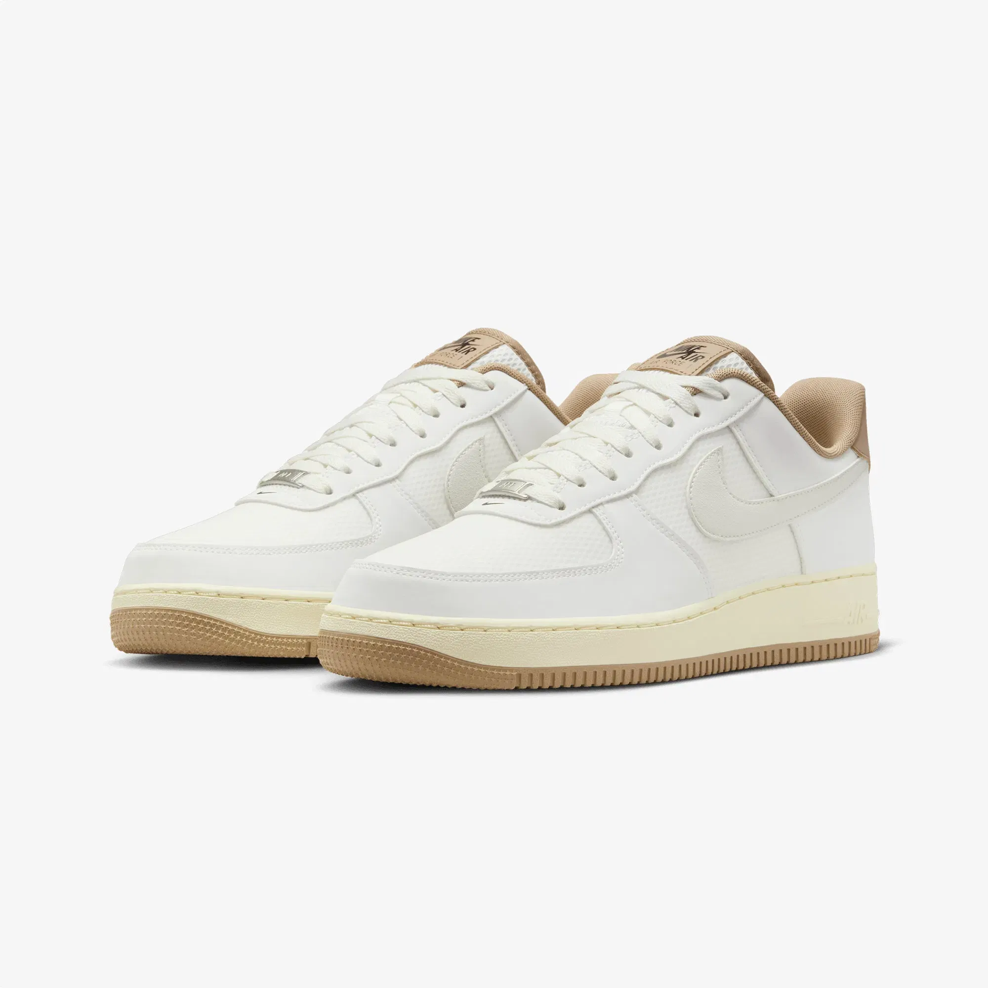 NIKE AIR FORCE 1'07 LV8 { SUMMIT WHITE/SUMMIT WHITE-KHAKI