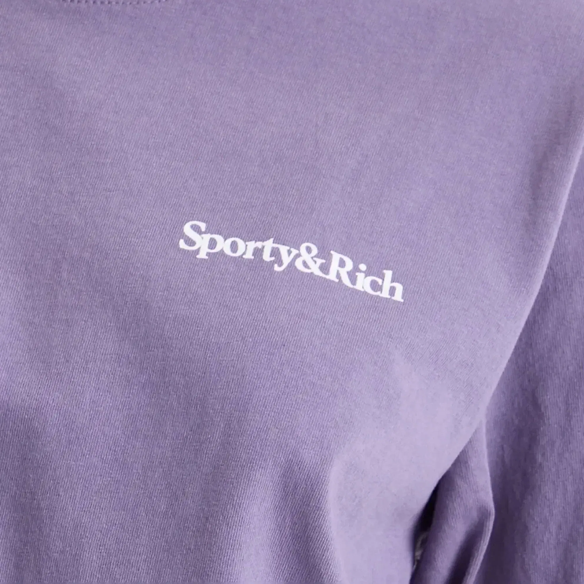 SPORTY & RICH HEALTH IS WEALTH T-SHIRT { PURPLE