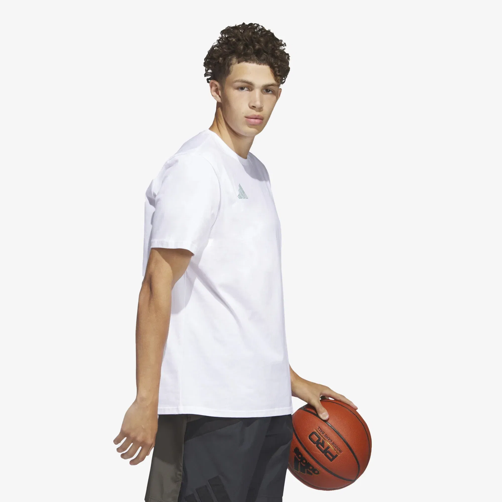 Adidas WORLDWIDE HOOPS CITY BASKETBALL GRAPHIC T-Shirt { WHITE