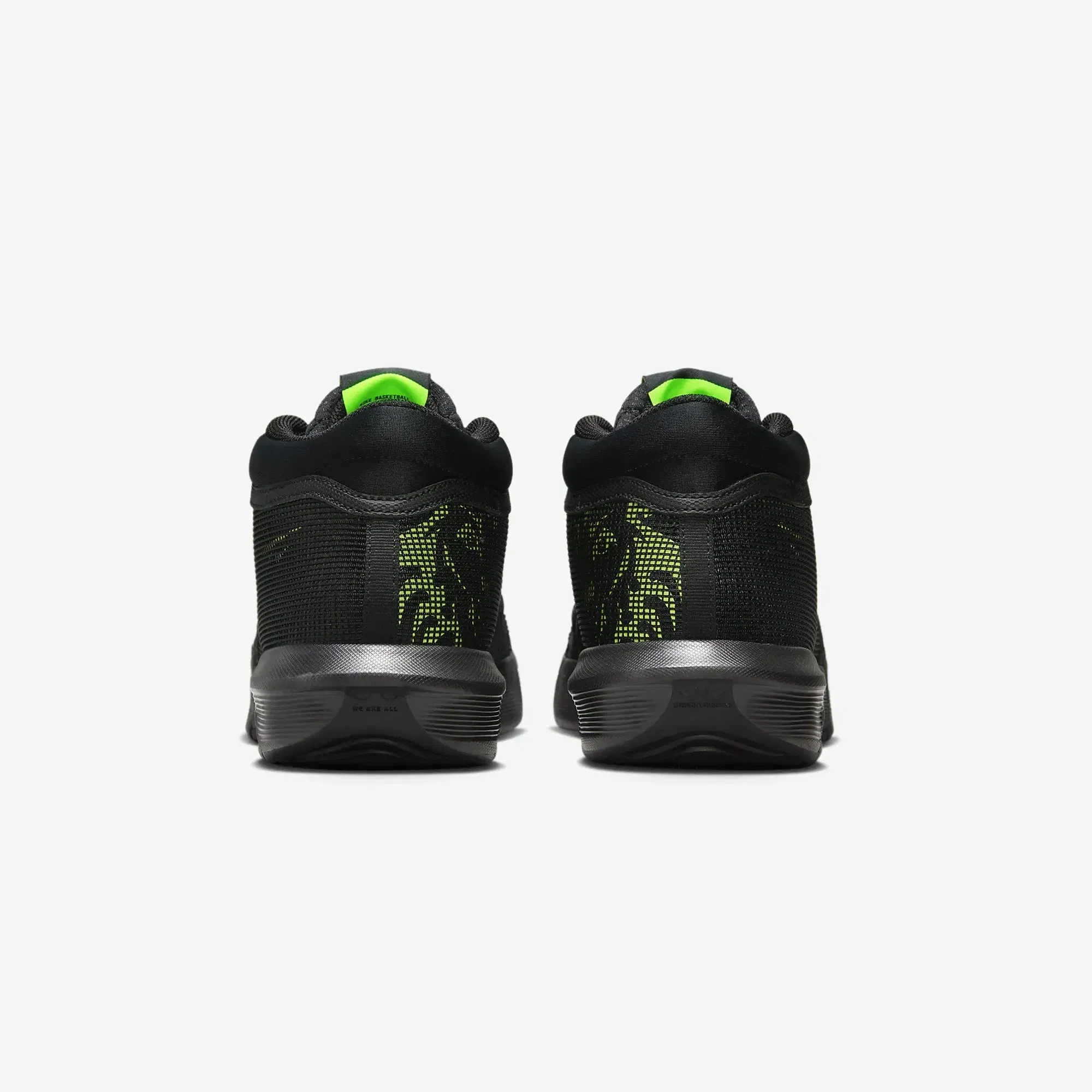 Nike LEBRON WITNESS 8 EP { BLACK/VOLT/WHITE