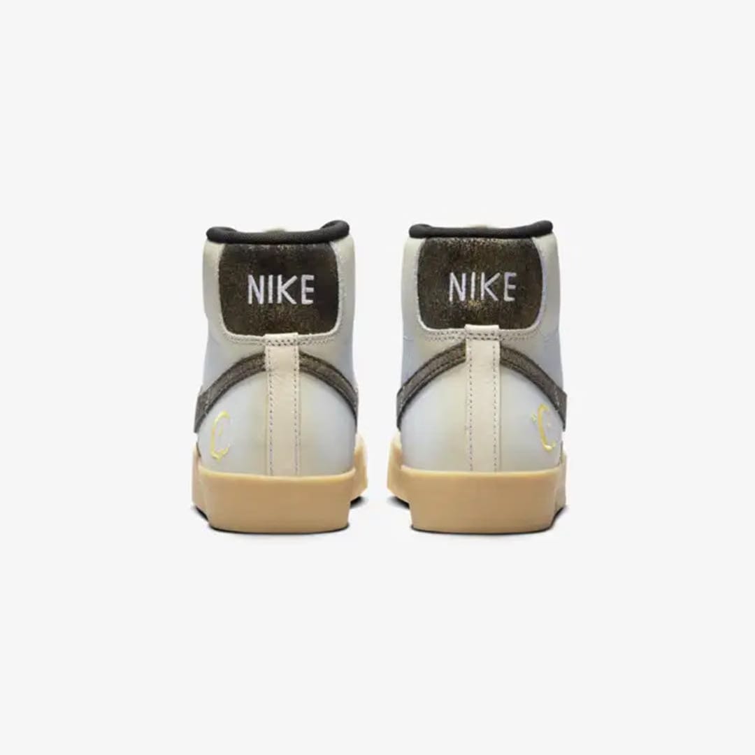 Nike BLAZER MID '77 PREMIUM { LT OREWOOD BRN/GUM YELLOW-TOPAZ GOLD