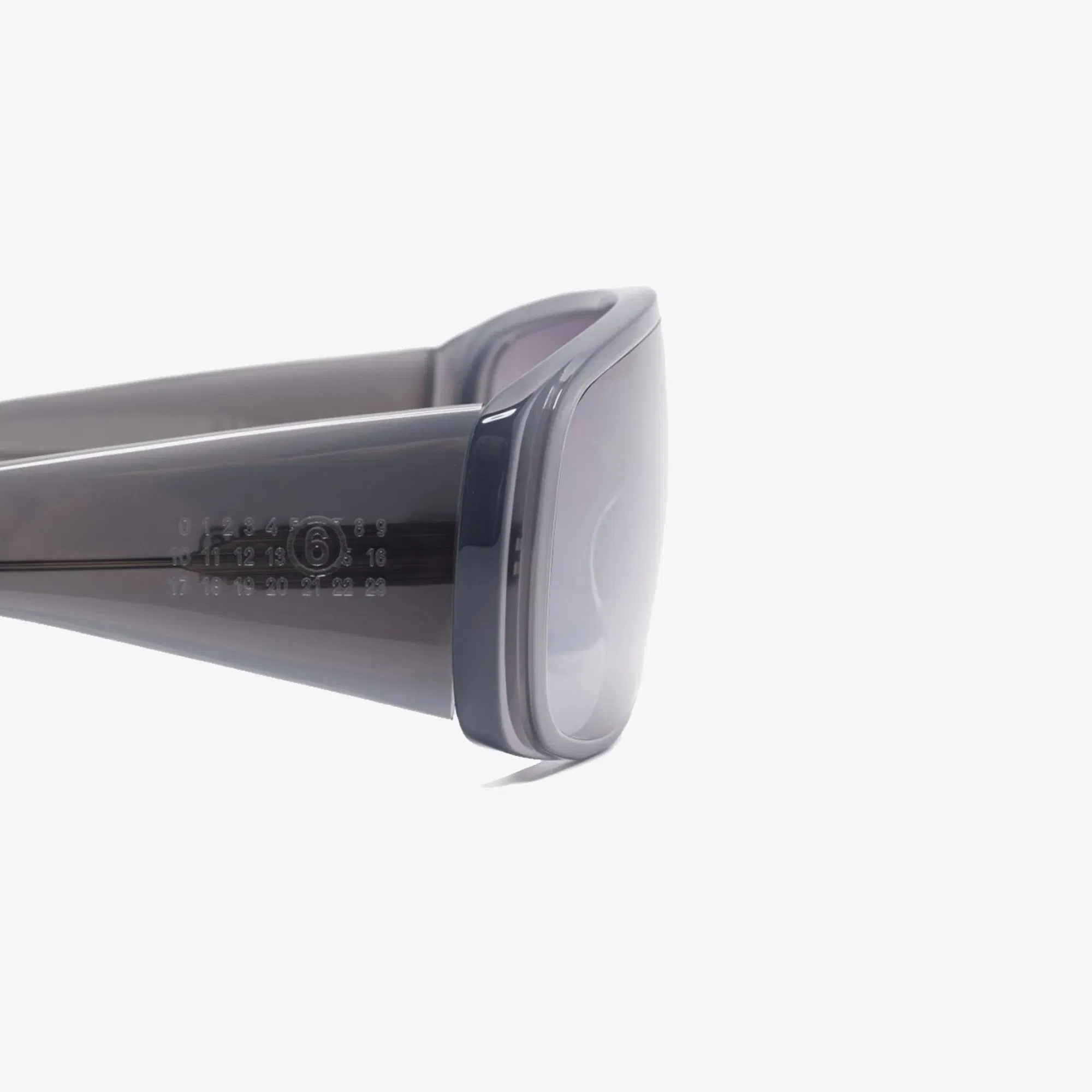 MM6 MM6 MAISON MARGIELA { GREY
