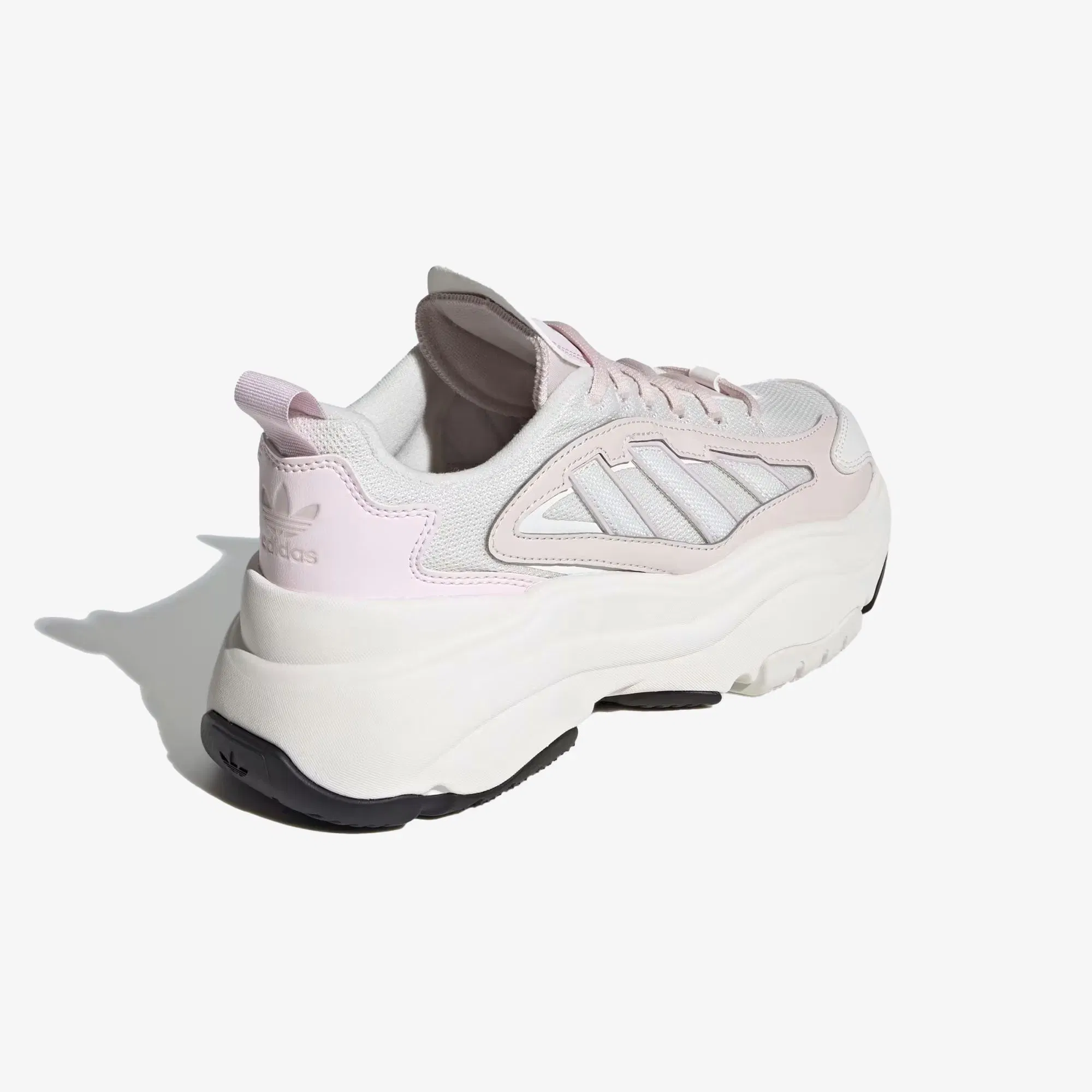 Adidas Originals OZGAIA { CLOUD WHITE/OFF WHITE/ALMOST PINK