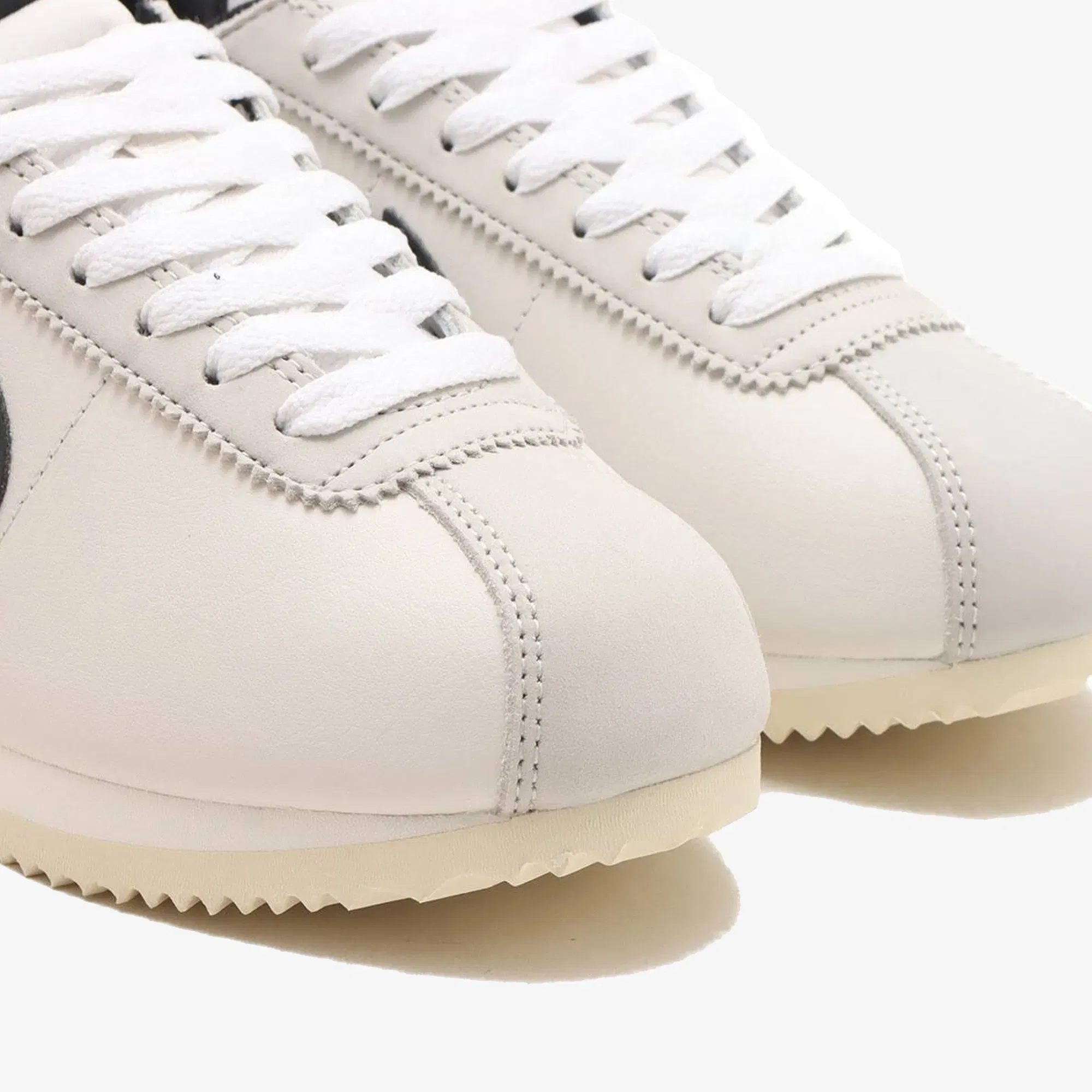 Nike CORTEZ SE { PHANTOM/BLACK-LIGHT BONE-COCONUT MILK