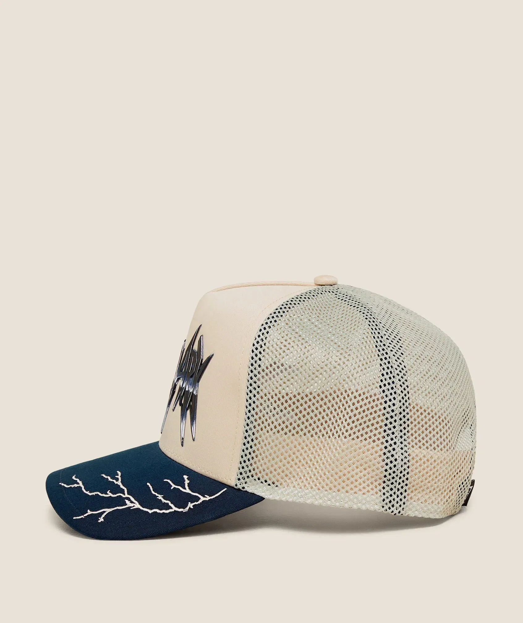Gymshark Lightning Graphic Trucker Cap Tinted White