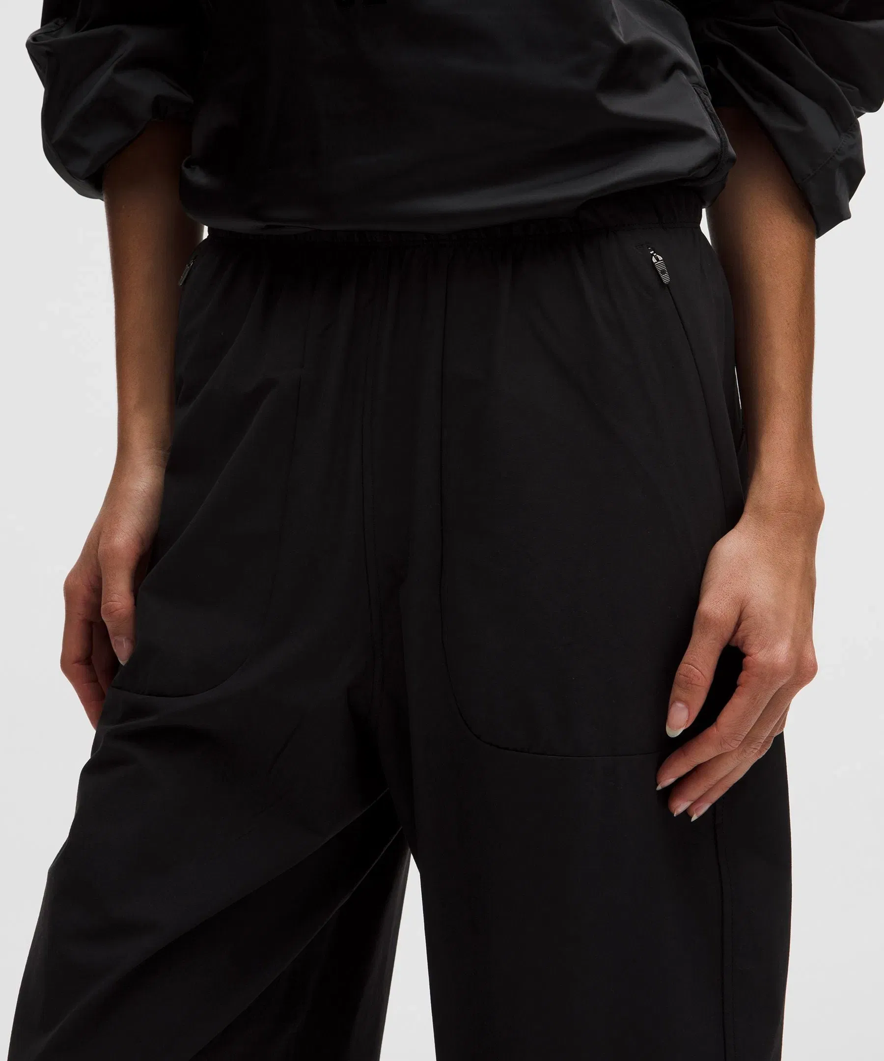 Lululemon Lightweight Mid-Rise Barrel-Leg Cropped Pant