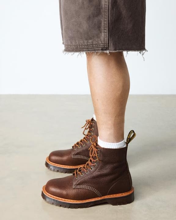 Dr Martens Wild Grain Leather Lace Up Boots - Sepia Brown
