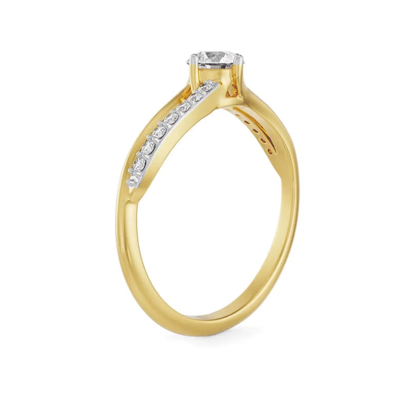 Pristine Glimmering Lab Grown Diamond Ring