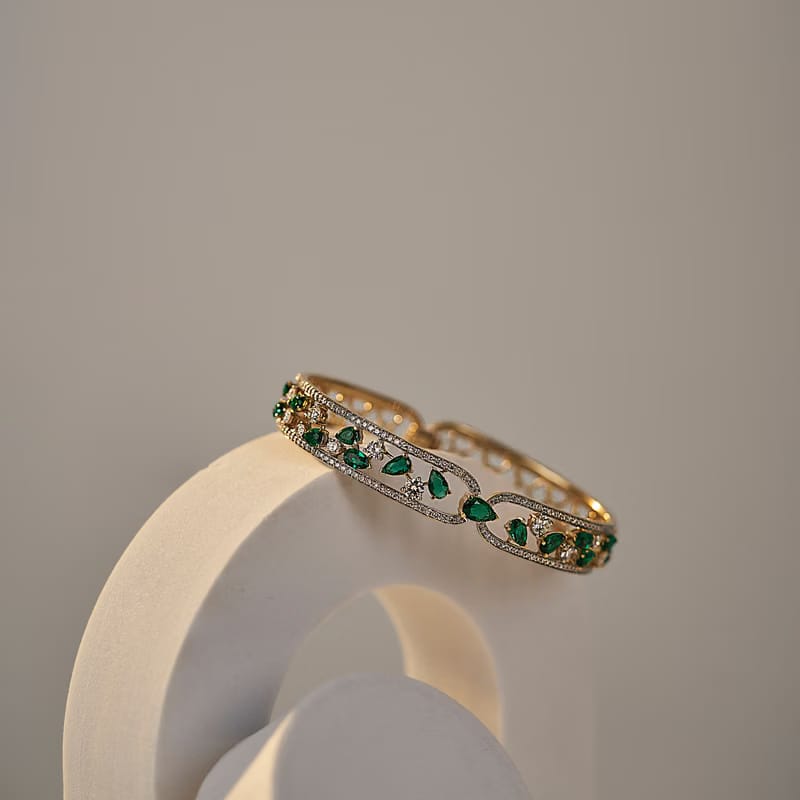Tracy Emerald Lab Grown Diamond Bracelet_in_stock