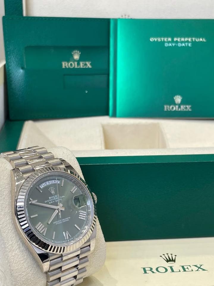 Rolex | Day-Date | 228239 | White gold | 40 mm | White gold | Green | Automatic