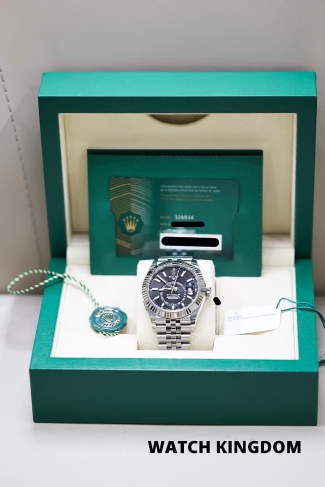 Rolex | Sky-Dweller | 326934 | White gold | 42 mm | Steel | Black | Automatic