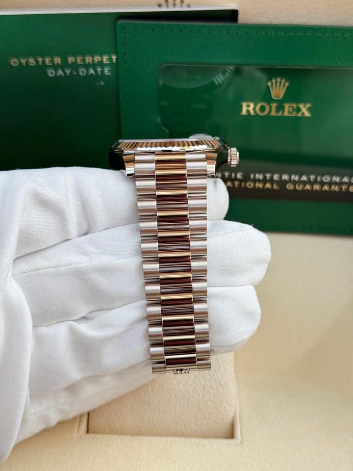 Rolex | Day-Date | 228239 | White gold | 40 mm | White gold | Blue | Automatic