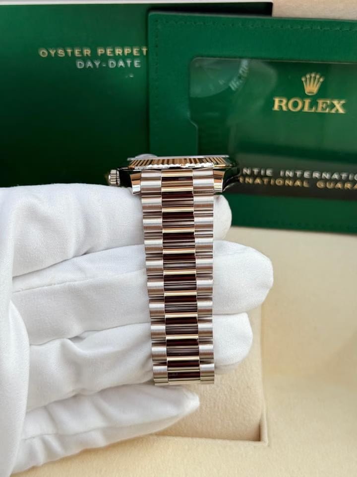 Rolex | Day-Date | 228239 | White gold | 40 mm | White gold | Blue | Automatic