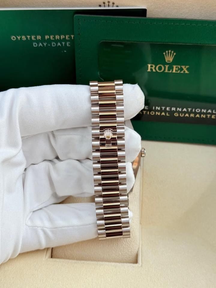 Rolex | Day-Date | 228239 | White gold | 40 mm | White gold | Blue | Automatic