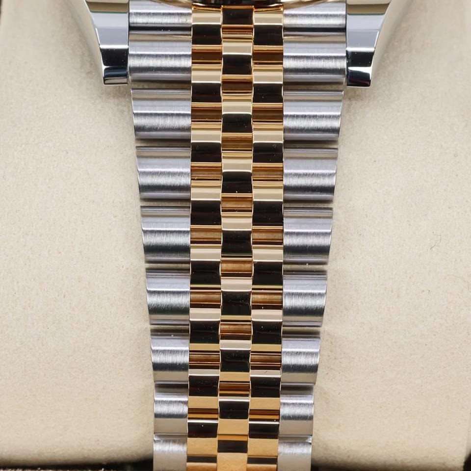Rolex | Datejust | 126333 | Gold/Steel | 41 mm | Gold/Steel | Champagne | Automatic