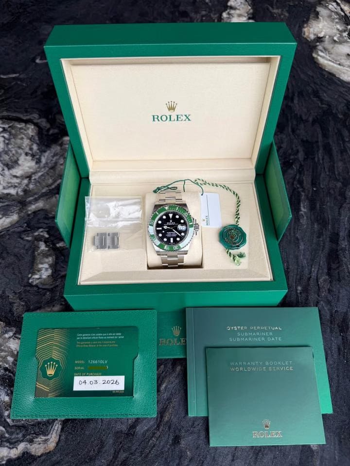 Rolex | Submariner | 116610LV | Steel | 40 mm | Steel | Green | Automatic