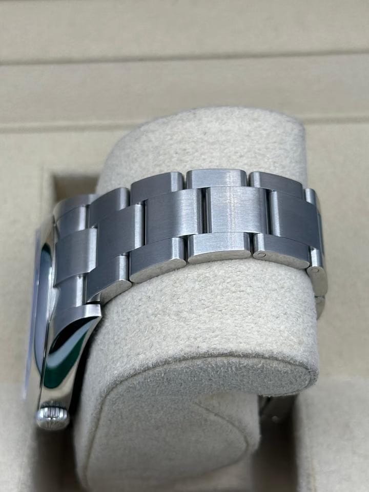 Rolex | Oyster Perpetual | 114300 | Steel | 39 mm | Steel | Grey | Automatic