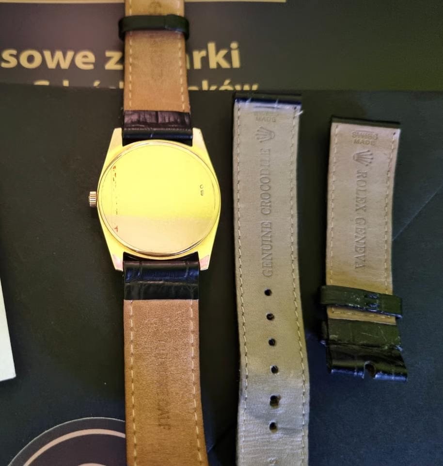 Rolex | Cellini | 4233 | Yellow gold | 40 mm | Black | Manual winding