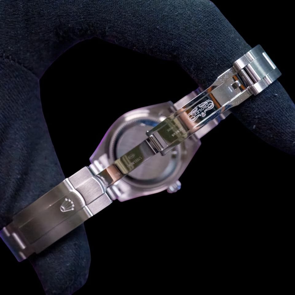 Rolex | Oyster Perpetual | 276200 | Steel | 28 x 33 mm | Steel | Black | Automatic