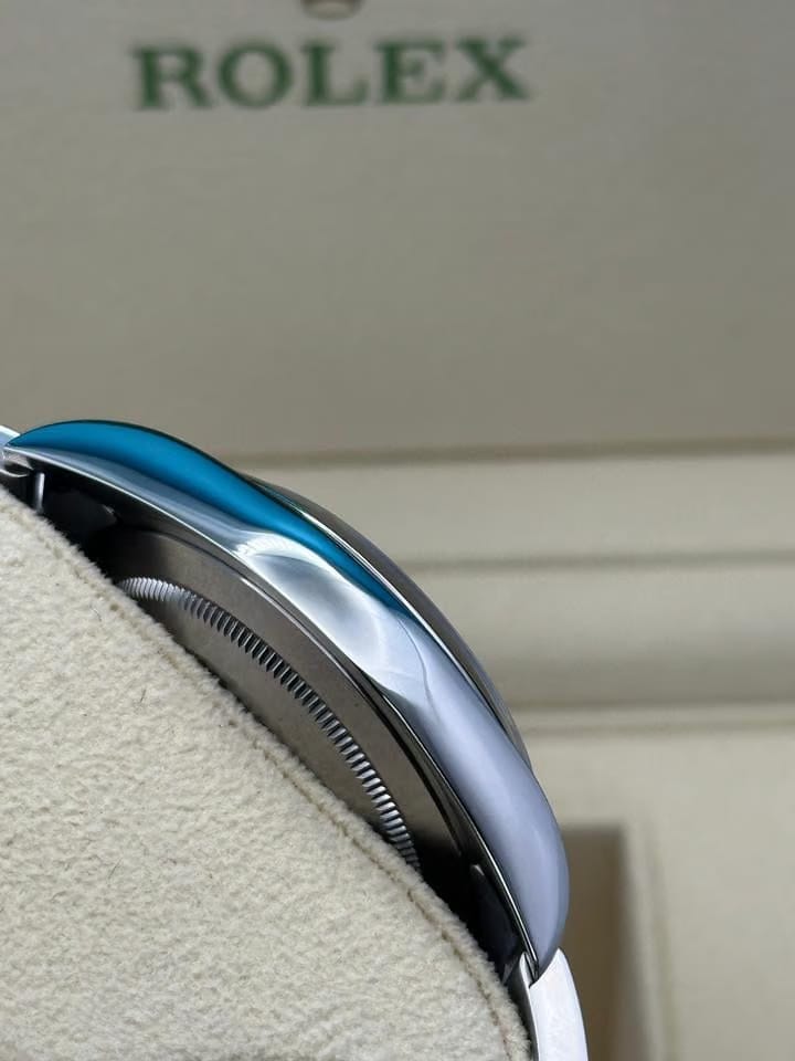 Rolex | Oyster Perpetual | 114300 | Steel | 39 mm | Steel | Blue | Automatic