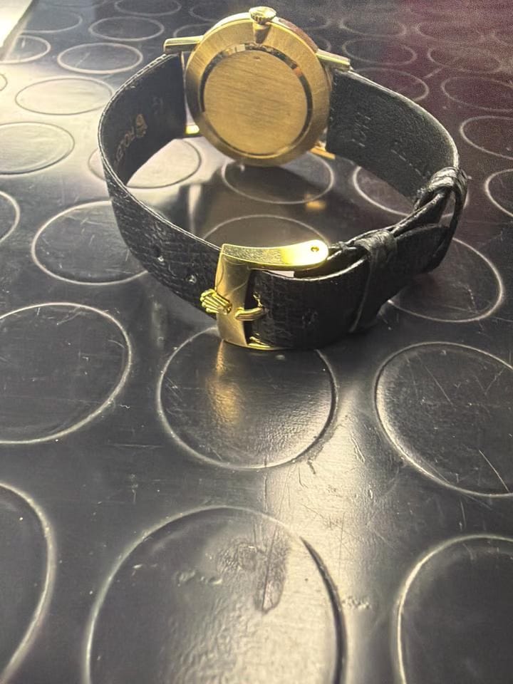 Rolex | Cellini | 4112 | Yellow gold | 32 x 38 mm | Leather | Red | Manual winding