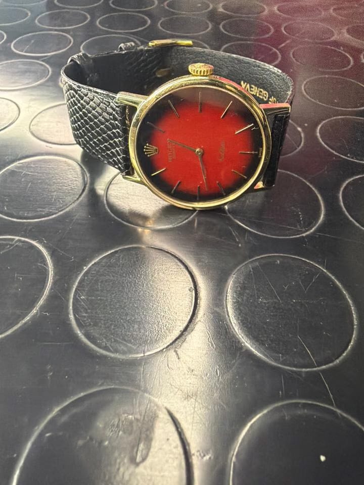 Rolex | Cellini | 4112 | Yellow gold | 32 x 38 mm | Leather | Red | Manual winding