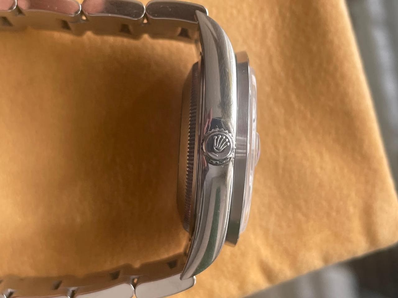 Rolex | Oyster Perpetual | 15210 | Steel | 34 mm | Steel | Black | Automatic