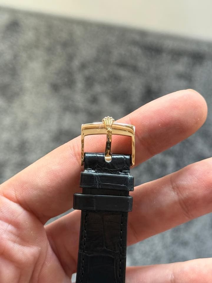 Rolex | Cellini | 5115 | Yellow gold | 32 mm | Crocodile skin | Black | Manual winding