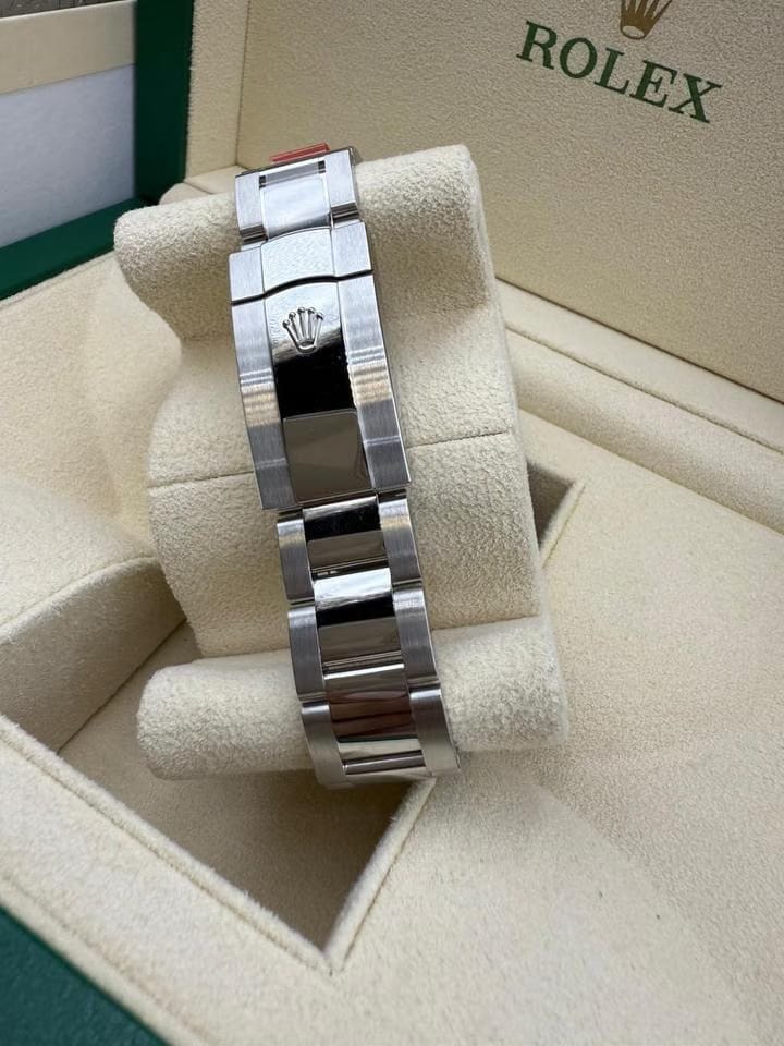 Rolex | Datejust | 126300 | Steel | 41 x 48 mm | Steel | White | Automatic