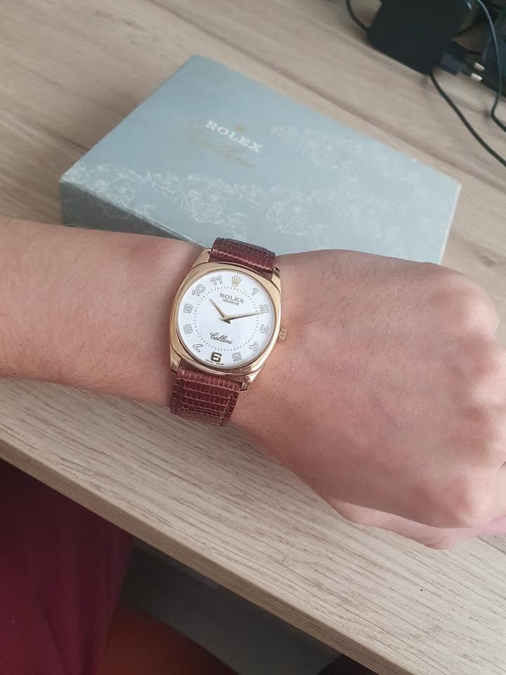 Rolex | Cellini | 4233 | 34 x 40 mm | Leather | Manual winding