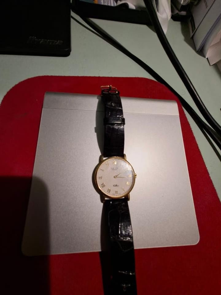 Rolex | Cellini | 5112 | Yellow gold | 32 mm | Leather | Mother of pearl | Manual winding