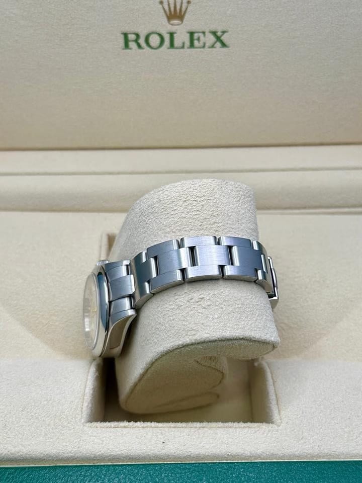 Rolex | Oyster Perpetual | 276200 | Steel | 28 x 33 mm | Steel | Silver | Automatic