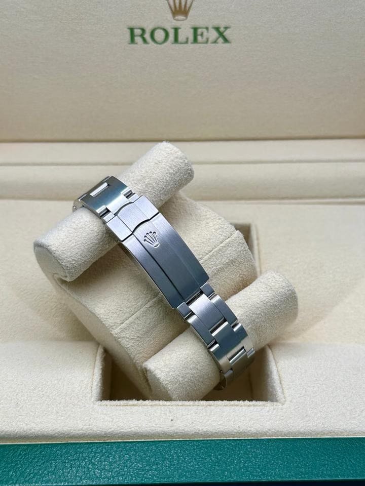 Rolex | Oyster Perpetual | 276200 | Steel | 28 x 33 mm | Steel | Silver | Automatic