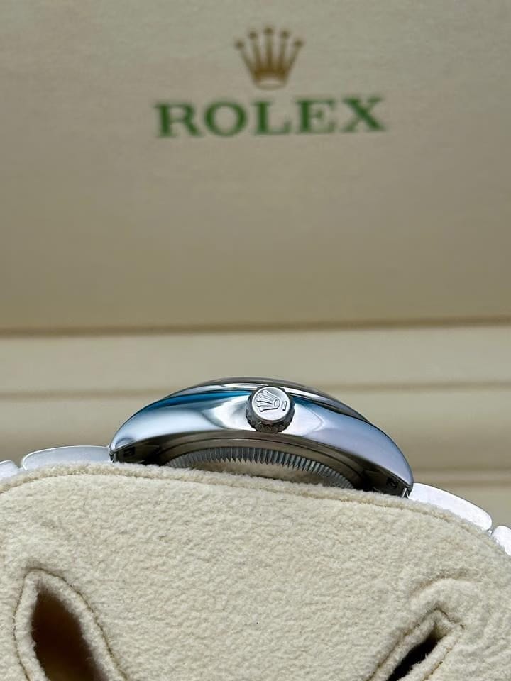 Rolex | Oyster Perpetual | 276200 | Steel | 28 x 33 mm | Steel | Silver | Automatic