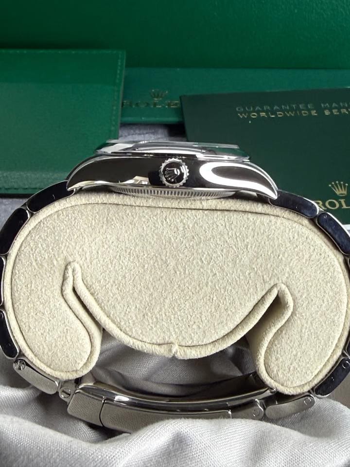 Rolex | Oyster Perpetual | 124200 | Steel | 34 mm | Steel | Brown | Automatic
