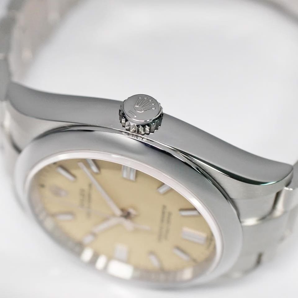 Rolex | Oyster Perpetual | 126000 | Steel | 36 mm | Champagne | Automatic