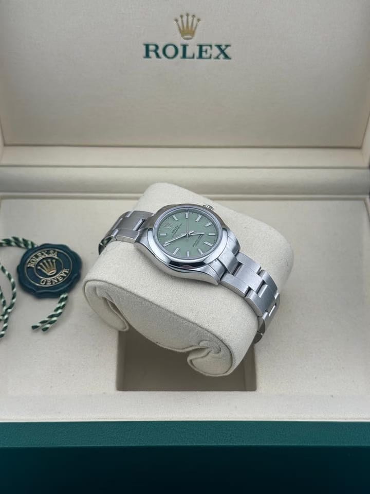 Rolex | Oyster Perpetual | 276200 | Steel | 28 x 33 mm | Steel | Green | Automatic