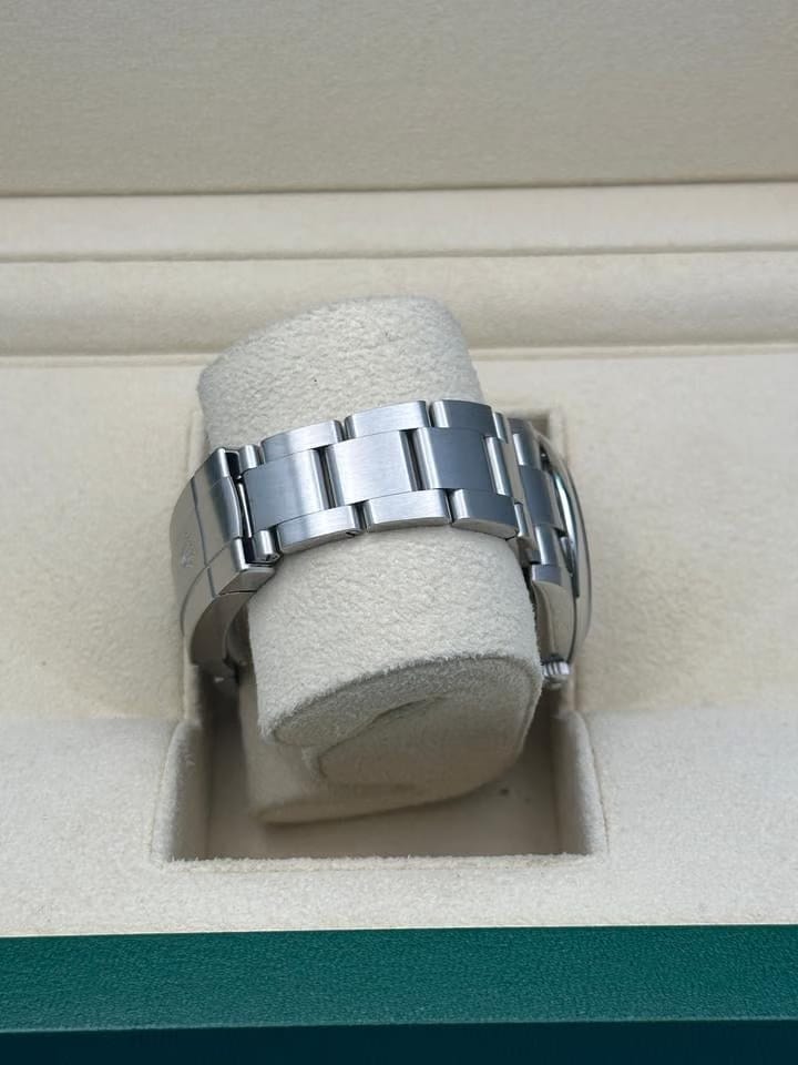 Rolex | Oyster Perpetual | 124200 | Steel | 34 mm | Steel | Silver (solid) | Automatic
