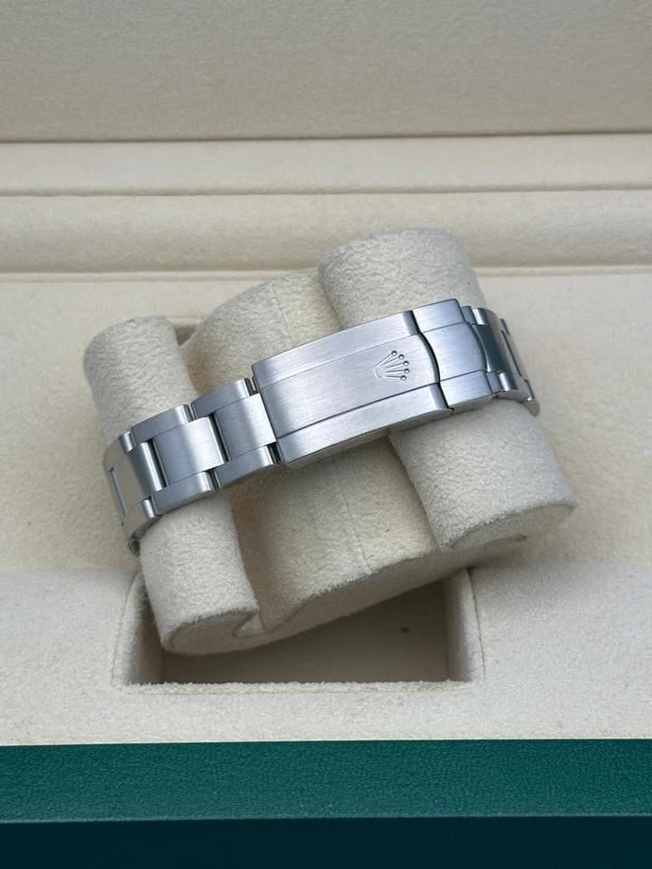 Rolex | Oyster Perpetual | 124200 | Steel | 34 mm | Steel | Silver (solid) | Automatic