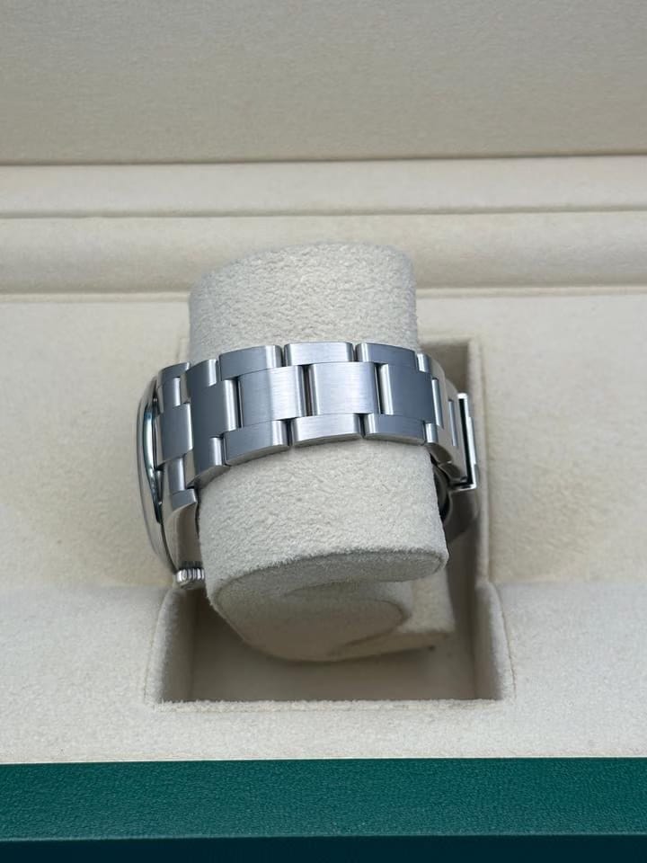 Rolex | Oyster Perpetual | 124200 | Steel | 34 mm | Steel | Silver (solid) | Automatic