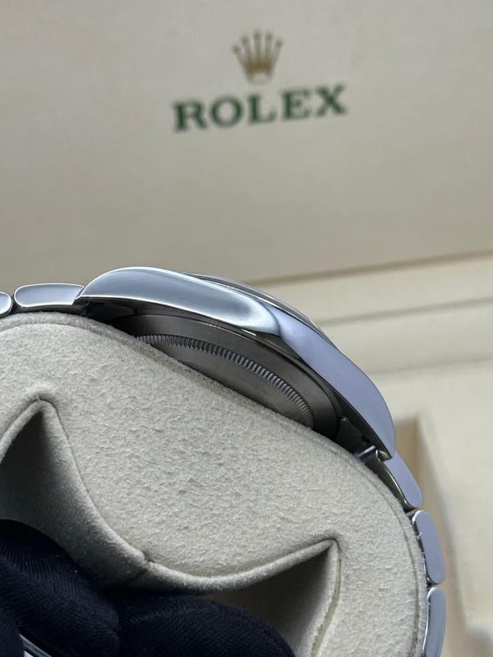 Rolex | Oyster Perpetual | 114300 | Steel | 39 mm | Steel | Black | Automatic