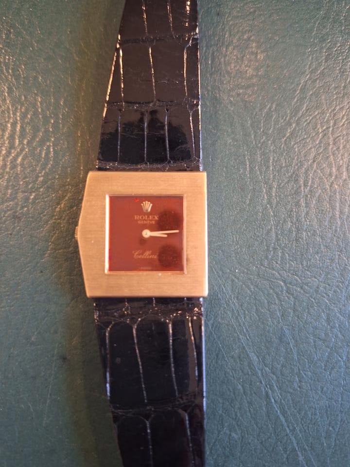 Rolex | Cellini | 4015 | Yellow gold | 29 mm | Leather | Bordeaux | Manual winding