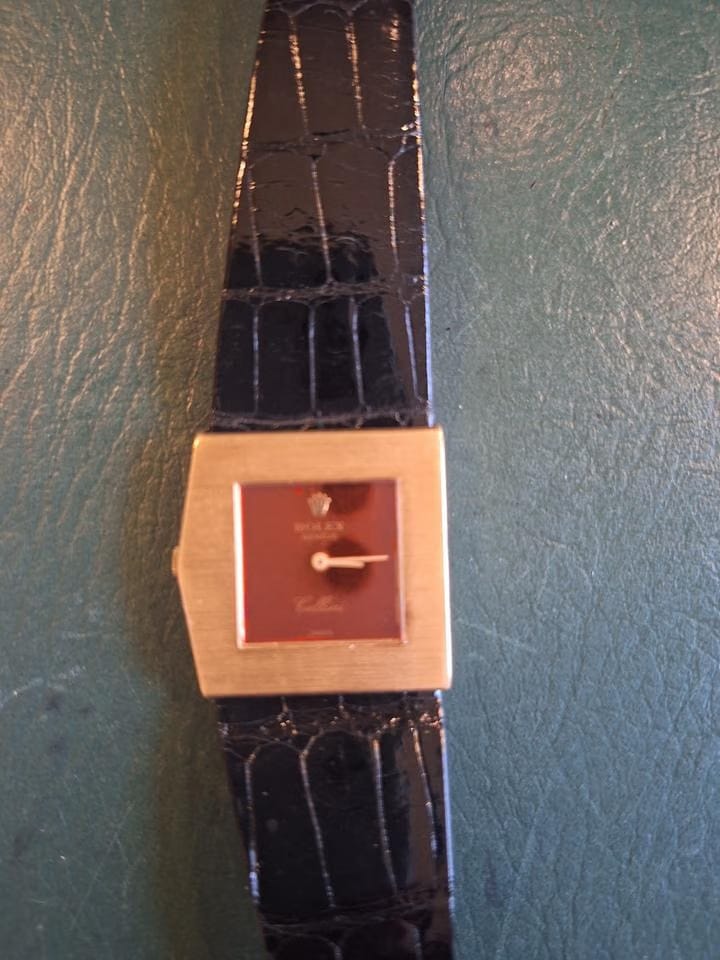 Rolex | Cellini | 4015 | Yellow gold | 29 mm | Leather | Bordeaux | Manual winding