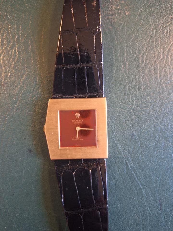 Rolex | Cellini | 4015 | Yellow gold | 29 mm | Leather | Bordeaux | Manual winding