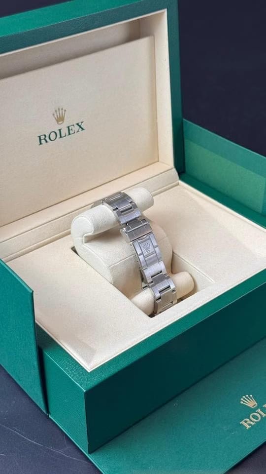Rolex | Explorer II | 16570 | Steel | 40 mm | Steel | Black | Automatic